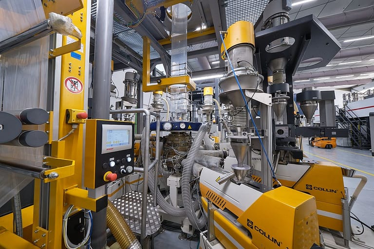 Maquinaria en interior de planta. Fotografia Industrial de Punt de Vista Tarragona